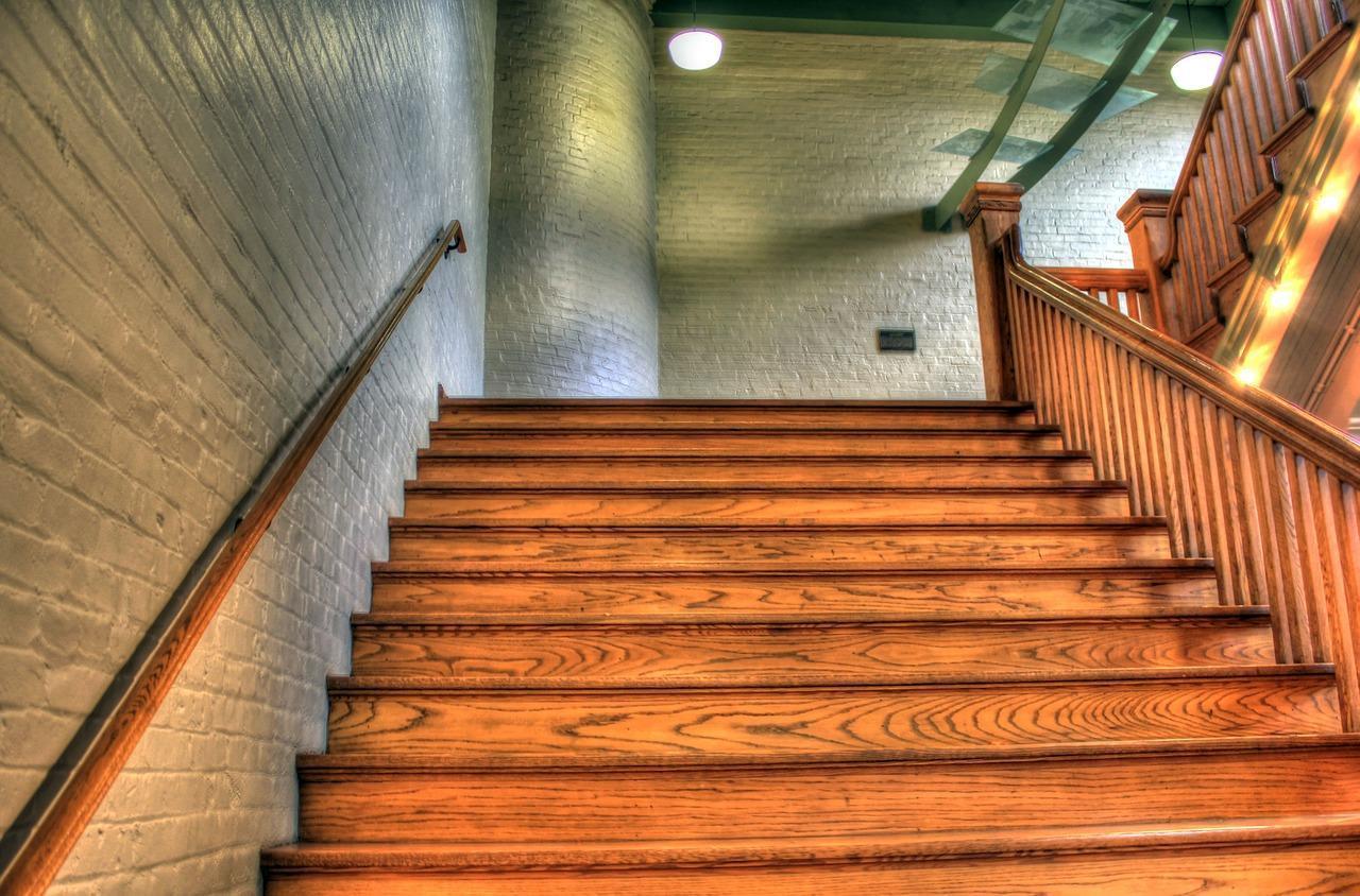 Zastosowanie drewnianych schodów młynarskich