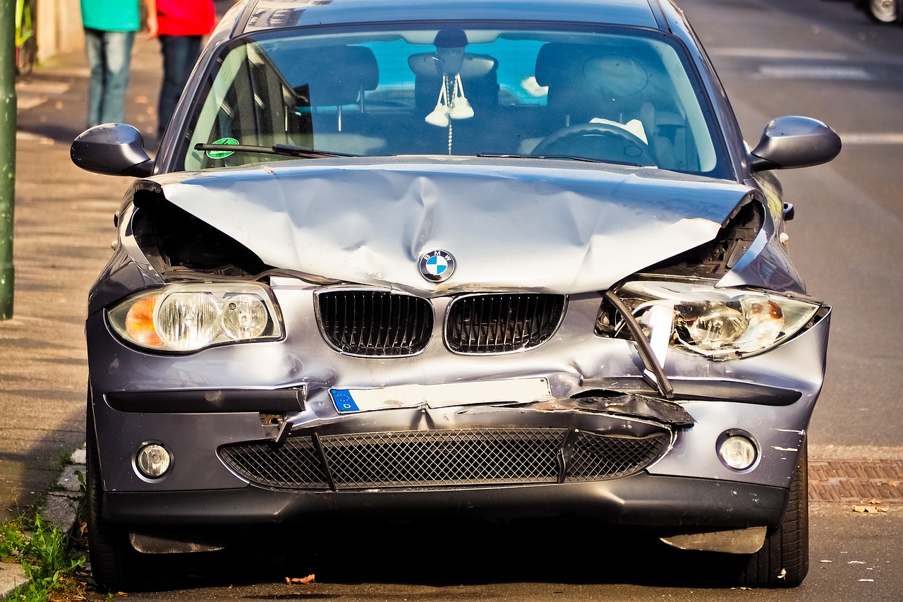 Wypadek drogowy – jak dochodzić swoich praw?