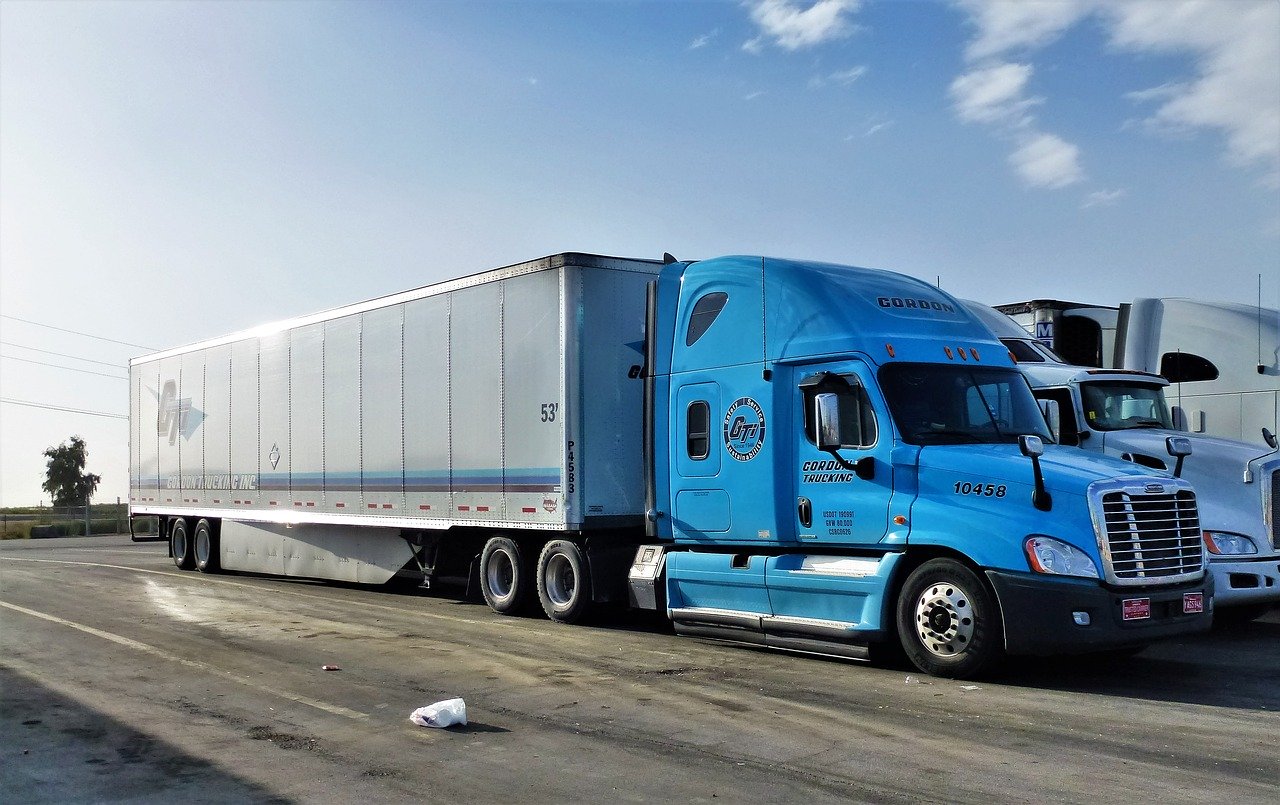 Naprawa ciężarówek – jak wybrać najlepszy warsztat?