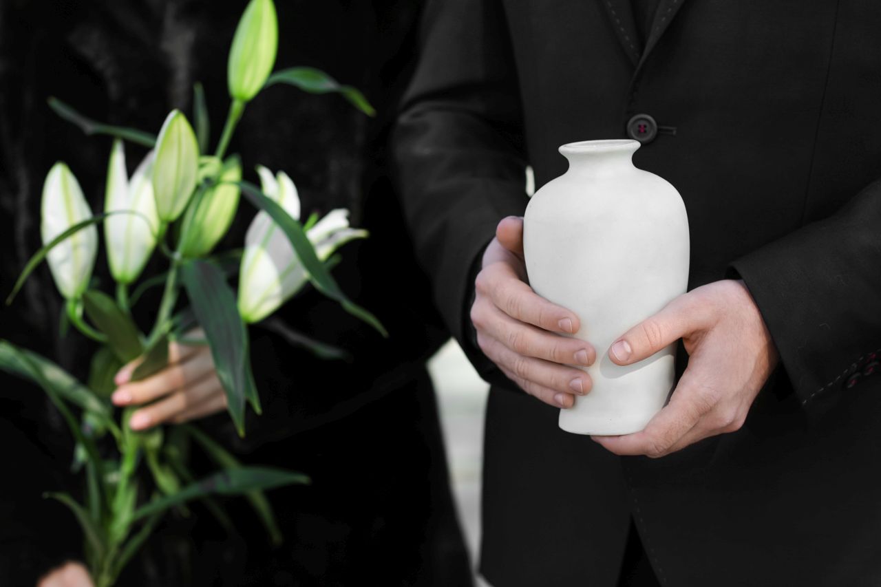 Czym różni się dom pogrzebowy od zakładu pogrzebowego?