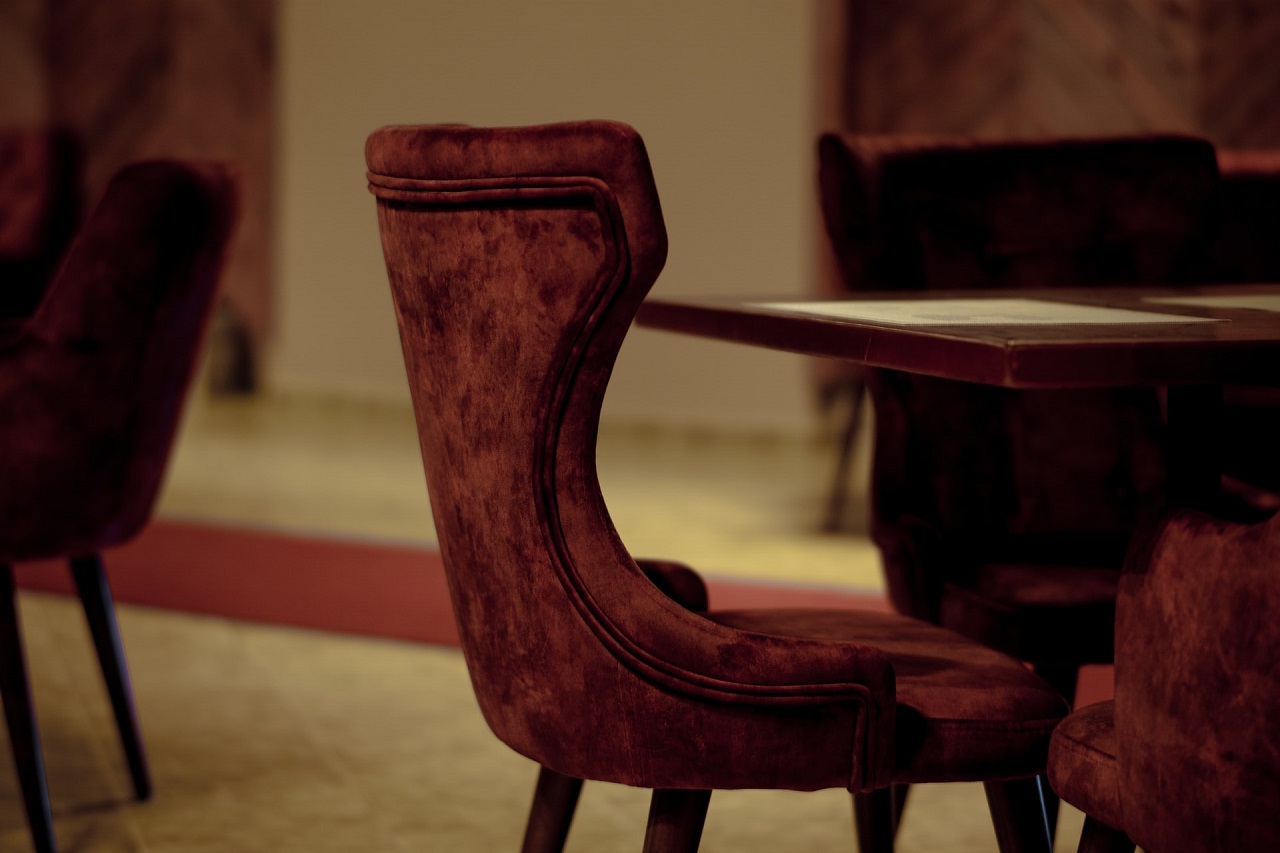 Czym wyróżniają się krzesła tapicerowane?
