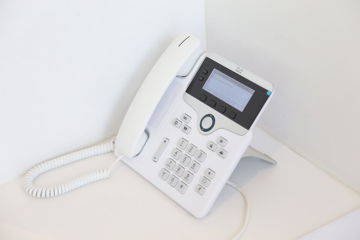 Telefony stacjonarne – jak są one dostosowane do dzisiejszych czasów?